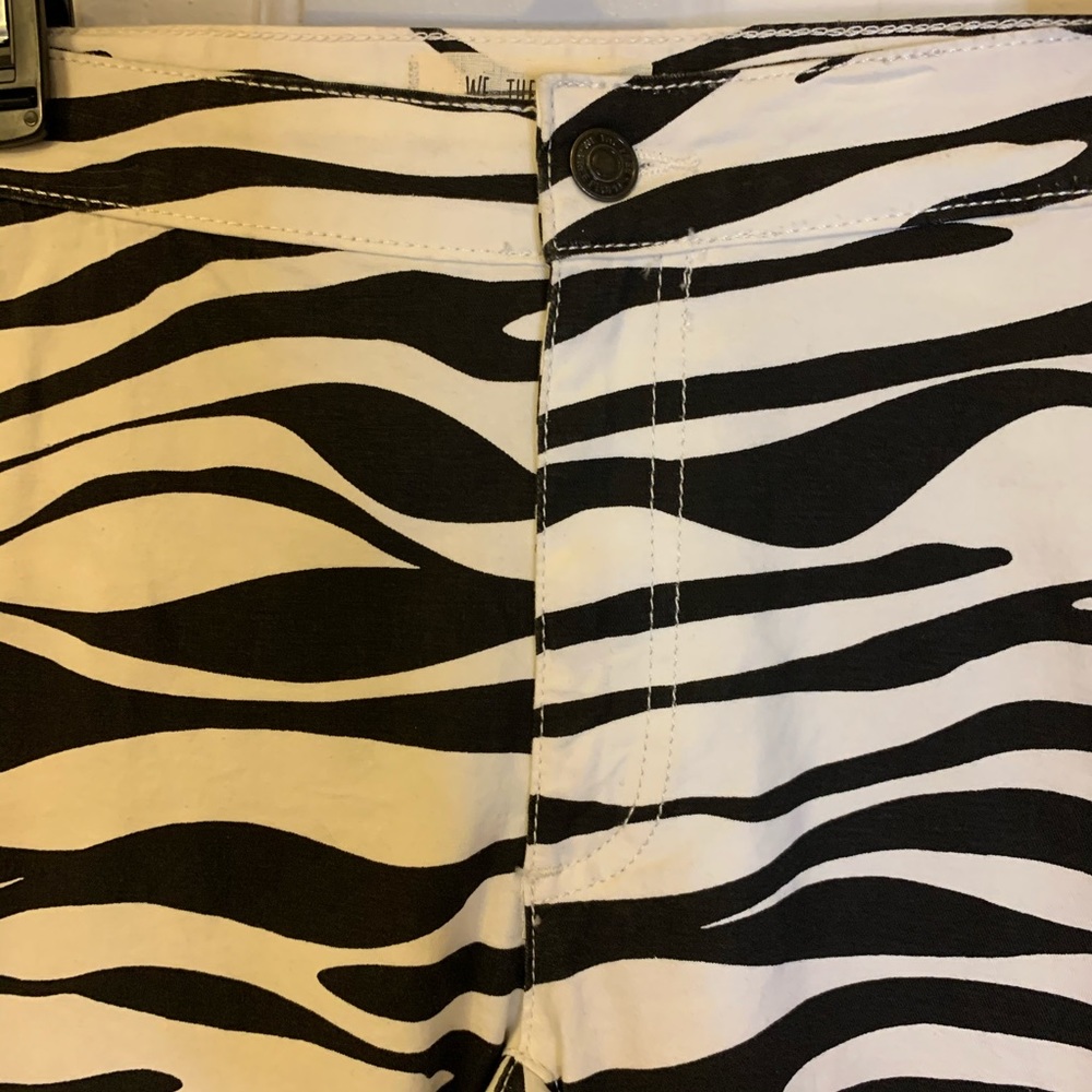 Free People Belle Printed Skinny Pants 🖤🤍 - Picture 5 of 12